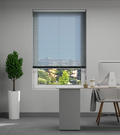 L-Shaped Metallic Silver Venetian Blinds L-Shaped Metallic Silver Venetian Blinds