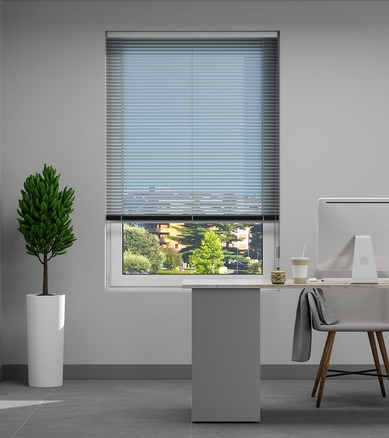 L-Shaped Metallic Silver Venetian Blinds L-Shaped Metallic Silver Venetian Blinds