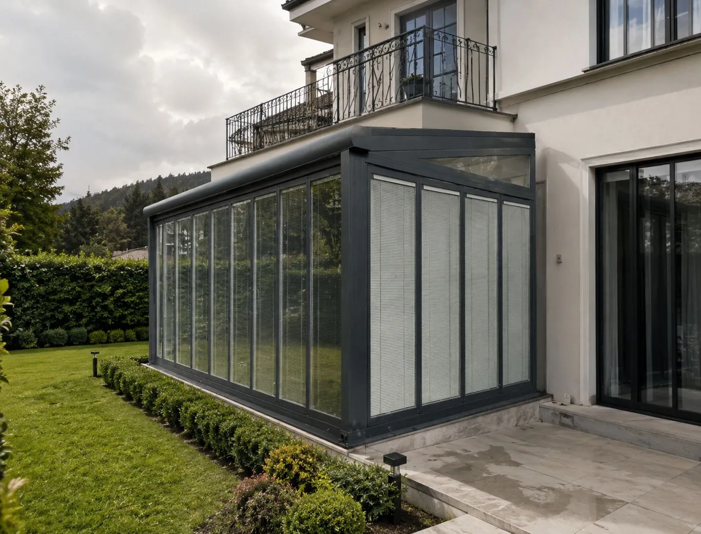 Integrated blinds in pergolas