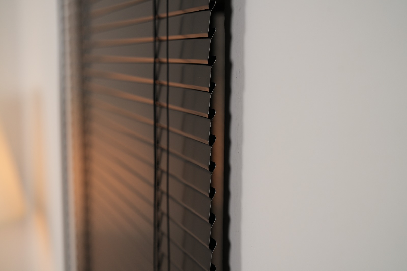 L-Shape Privacy slat close up